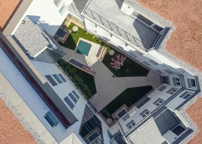 Апартаменти Meverling Sky 6 *